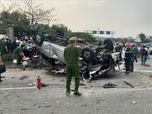 Khắc phục hậu quả tai nạn giao thông đặc biệt nghiêm trọng tại Quảng Nam